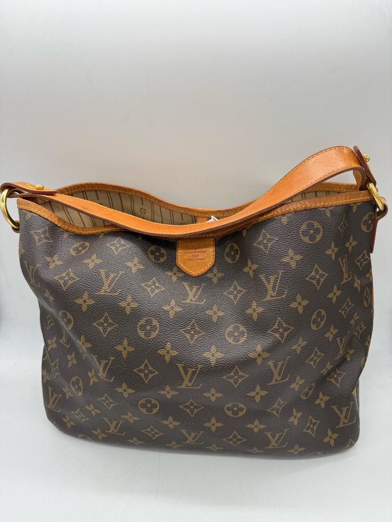 LOUIS VUITTON Brown handbags