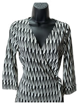 Diane Von Furstenberg Size 10 White Dress