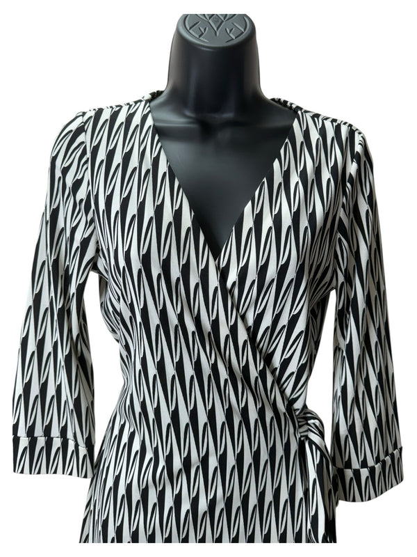Diane Von Furstenberg Size 10 White Dress