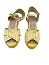 STUART WEITZMAN 7.5 Yellow and Cream SHOES