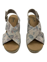 CLARKS 6.5 Beige SHOES