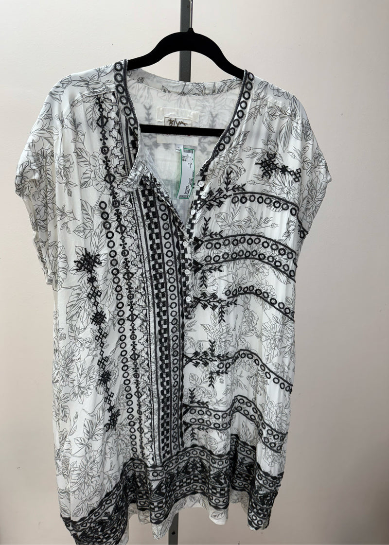 johnny was Size L black and white Dress