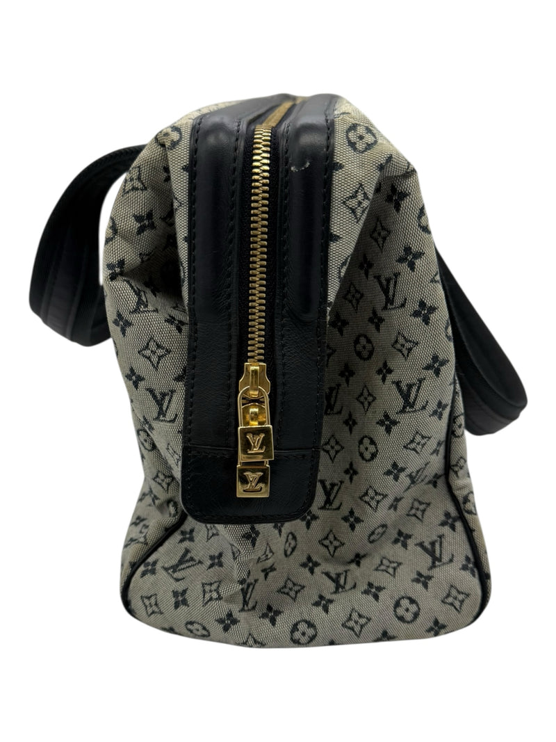 LOUIS VUITTON Blue handbags