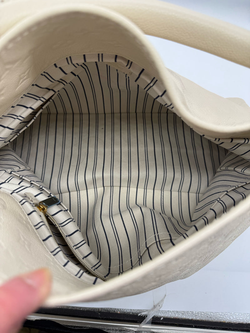 LOUIS VUITTON Ivory Handbag