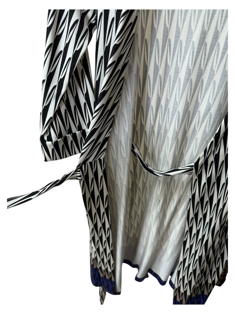 Diane Von Furstenberg Size 10 White Dress