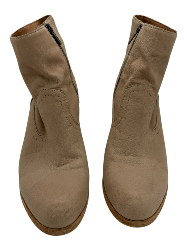FRYE 8 sand SHOES
