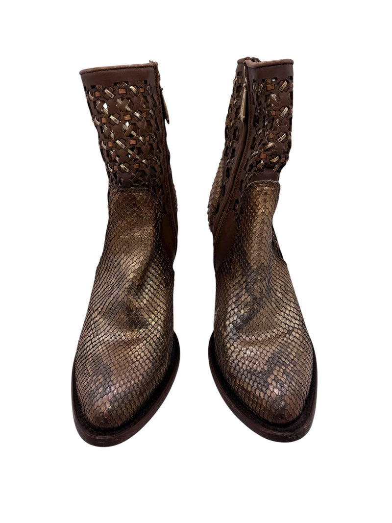 Caudra 9.5 Gold Boots