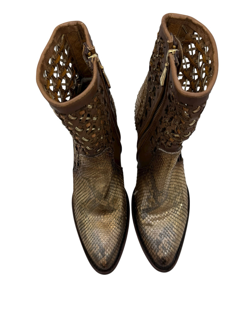 Caudra 9.5 Gold Boots