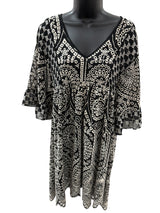 akemi & kin Size 2 black and cream Dress