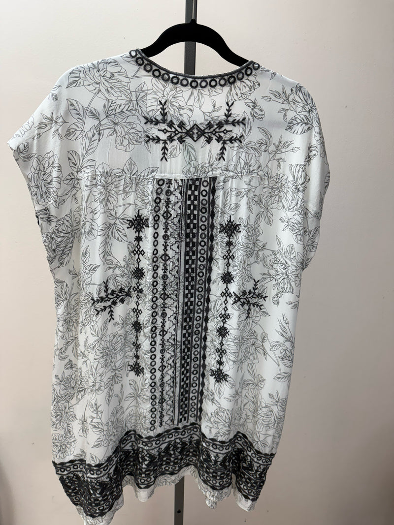 johnny was Size L black and white Dress
