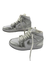NIKE 8 WHITE AND SILVER SHOES