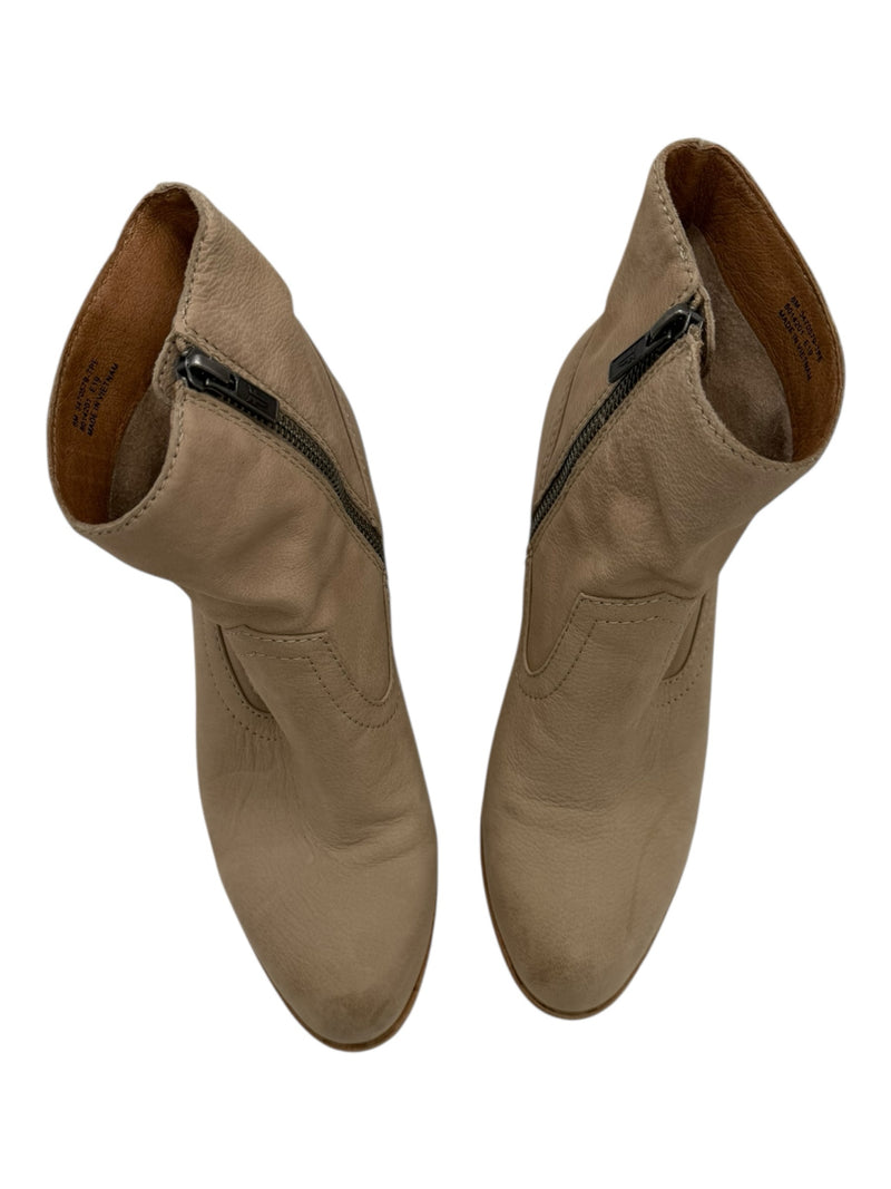 FRYE 8 sand SHOES