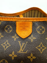 LOUIS VUITTON Brown handbags