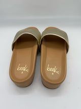 Beek Pelican 8 Gold Sandals
