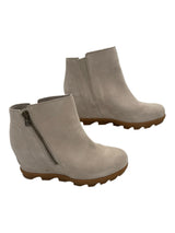 sorel 9 Taupe Boots