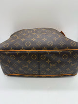 LOUIS VUITTON Brown handbags