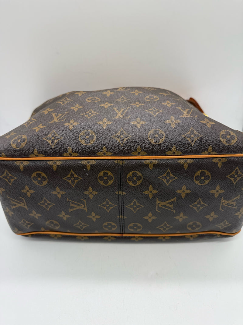 LOUIS VUITTON Brown handbags