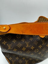 LOUIS VUITTON Brown handbags